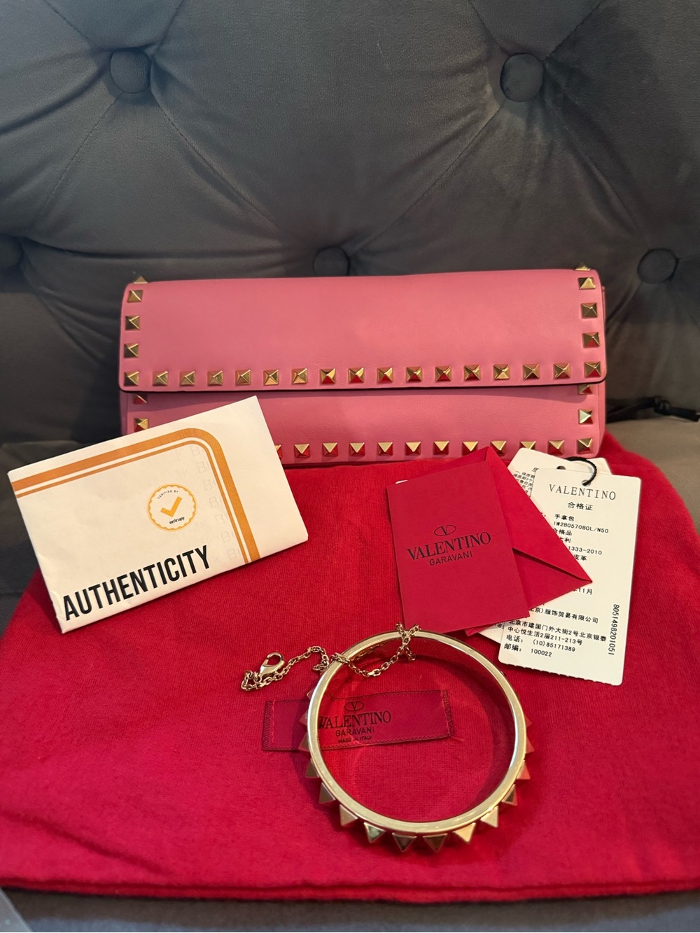 Like New Valentino Garavani Hot Pink Leather Rockstud Clutch 1595